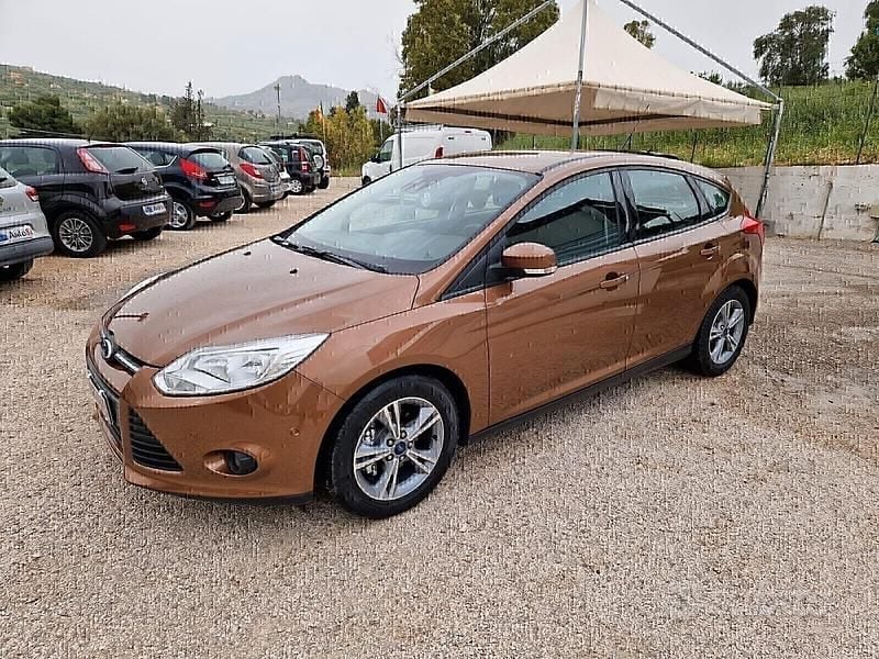 Usata Ford Focus Titanium 125 CV (91 kW) 2013 Marrone Berlina