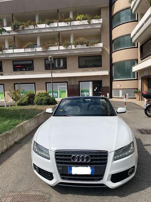 Bianco Usata 2011 Audi A5 Cabriolet Design Cabrio | 16.900 € (Buon prezzo) - Immagine 1/4