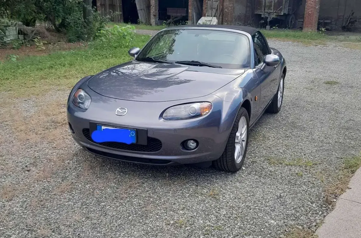 Usata Mazda MX5 126 CV (92 kW) 2006 Cabrio