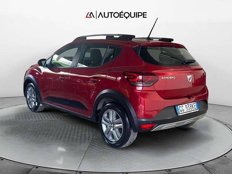 Usata Dacia Sandero Essentiel 101 CV (74 kW) 2021 Rosso Utilitaria