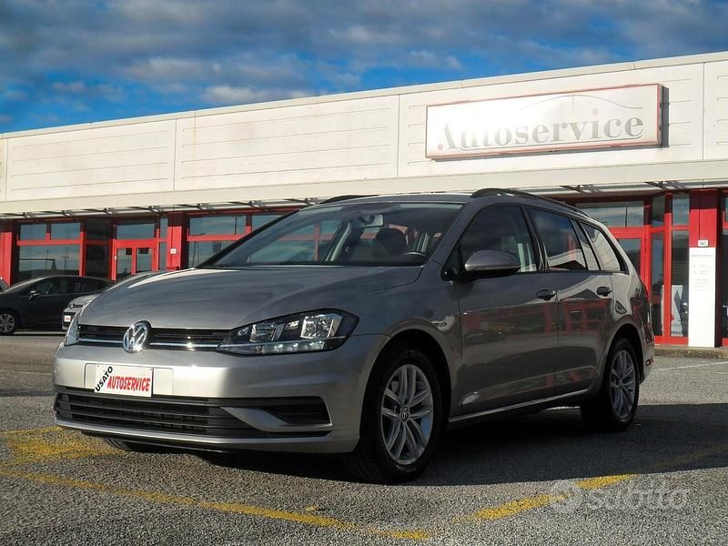Usata VW Golf VII 116 CV (85 kW) 2018 Grigio Station wagon