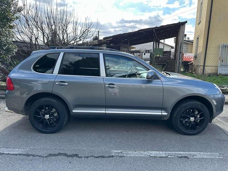 Usata Porsche Cayenne 340 CV (250 kW) 2006 Grigio SUV