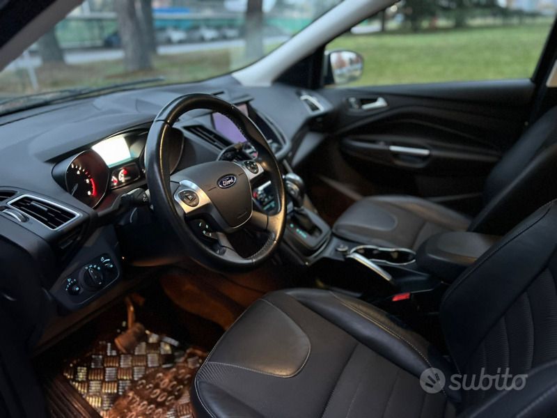 Usata Ford Kuga Titanium 150 CV (110 kW) 2016 Grigio SUV