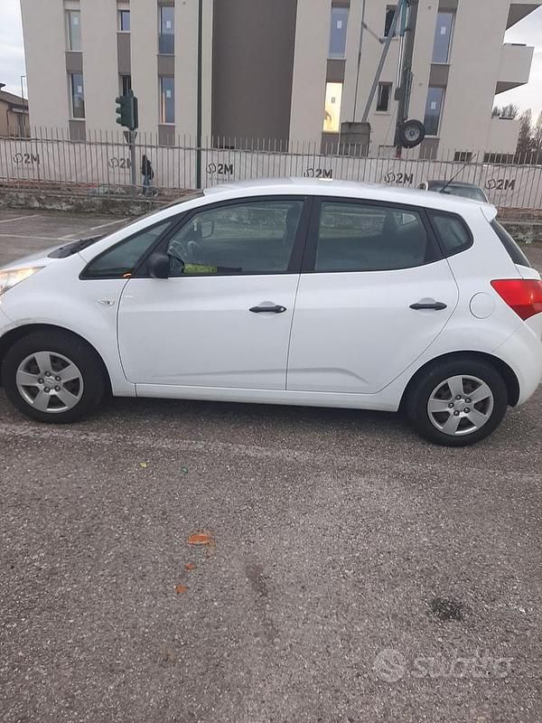 Usata Kia Venga 2011 Bianco Utilitaria