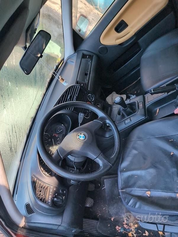 Usata BMW 318 140 CV (102 kW) 1994 Rosso Berlina