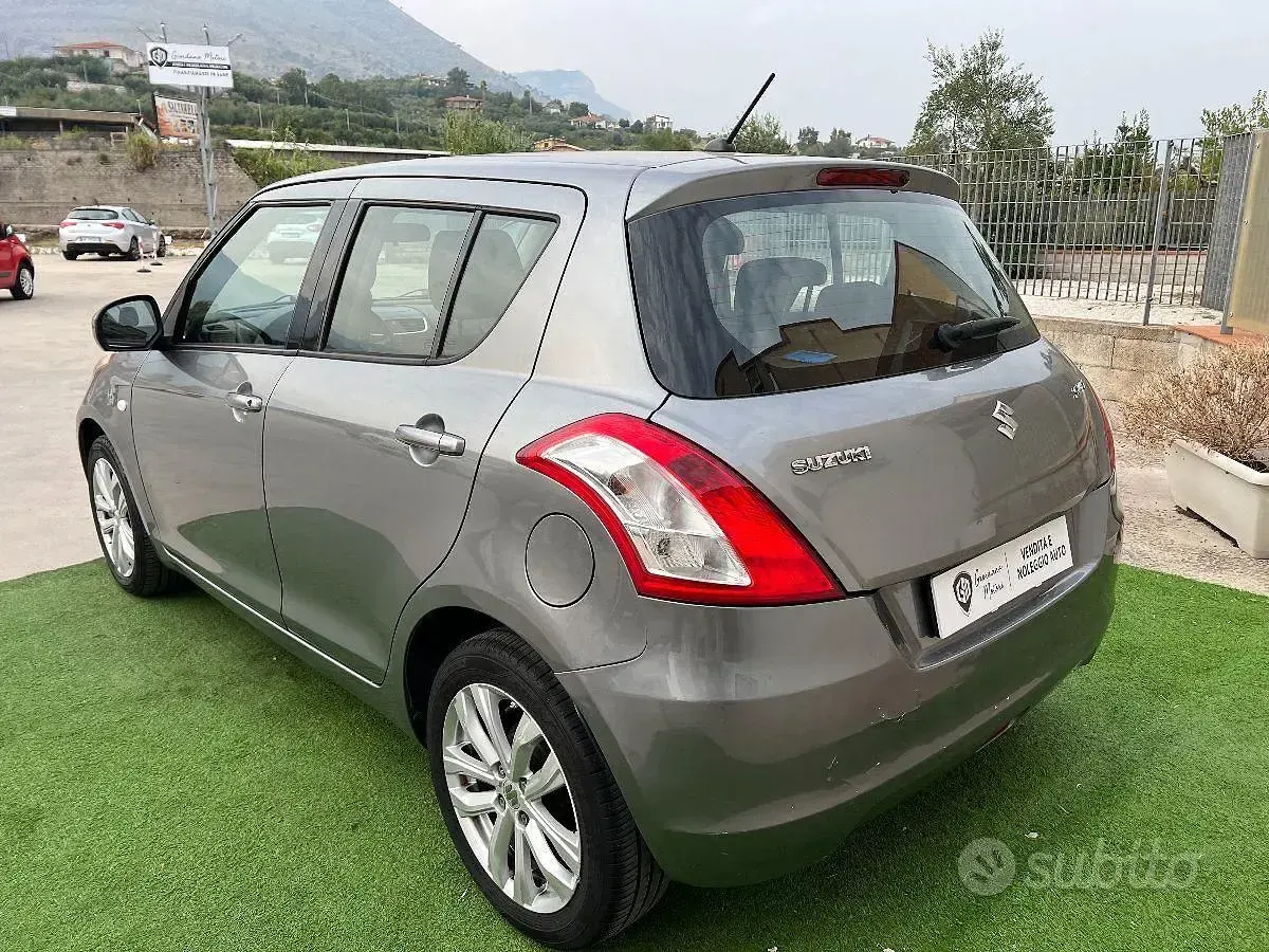 Usata Suzuki Swift 94 CV (69 kW) 2015 Grigio Utilitaria