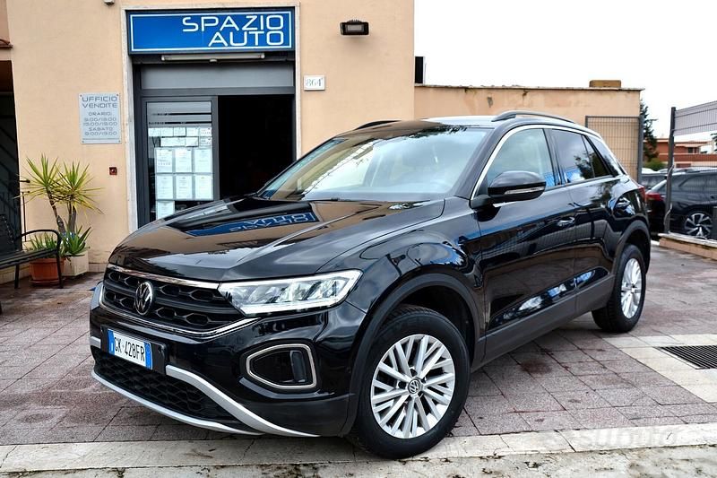 Usata VW T-Roc Life 150 CV (110 kW) 2022 Nero SUV