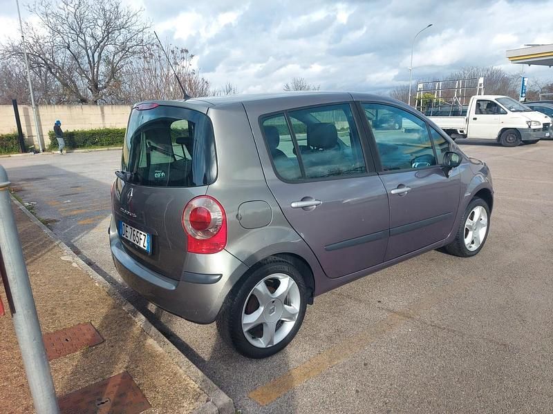 Usata Renault Modus 85 CV (62 kW) 2007 Grigio Monovolume