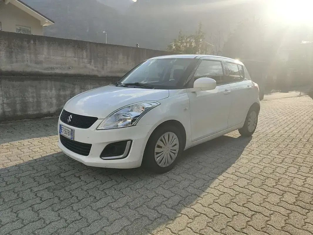 Usata Suzuki Swift 94 CV (69 kW) 2013 Bianco Utilitaria