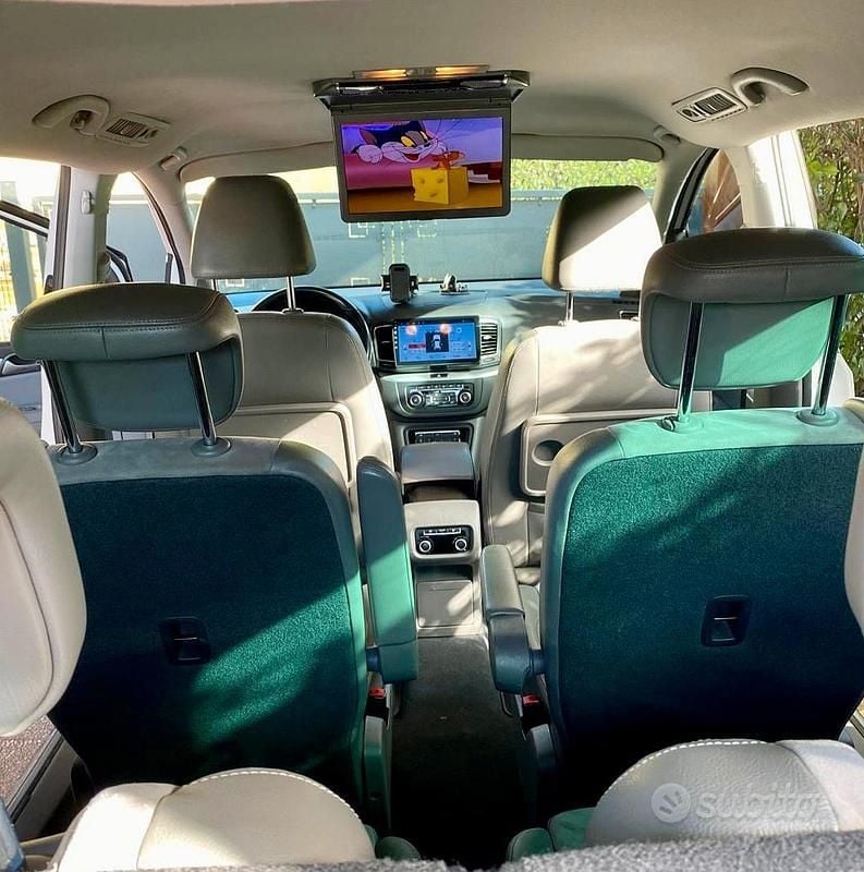 Begagnad VW Sharan 170 HK (125 kW) 2012 Vit Minibuss