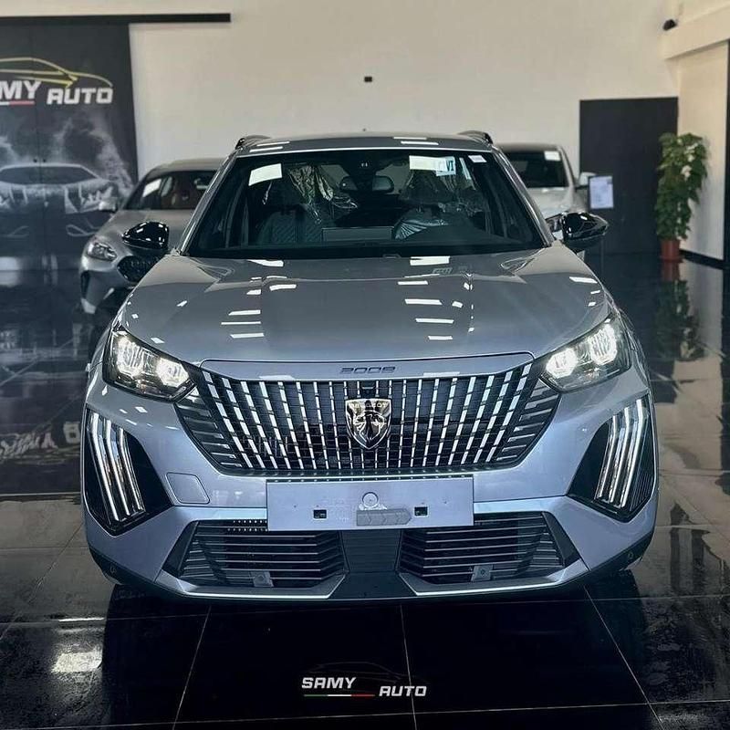 Grigio Nuova 2024 Peugeot 2008 Allure SUV | 21.980 € (Cara) - Immagine 1/4