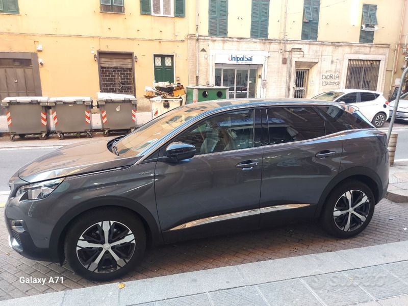 Grigio Usata 2019 Peugeot 3008 GT-line SUV | 18.500 € (Buon prezzo) - Immagine 1/4