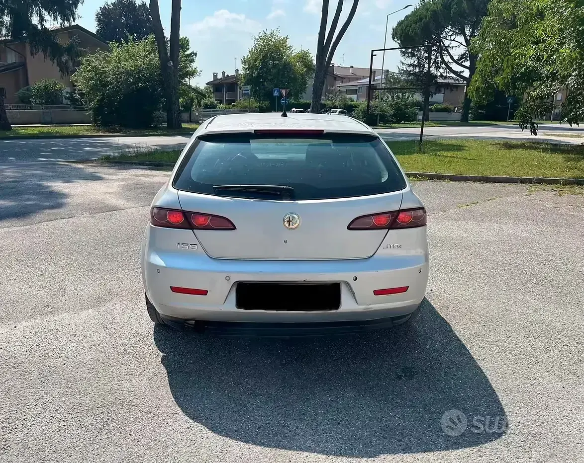 Usata Alfa Romeo 159 125 CV (91 kW) 2010 Grigio Station wagon