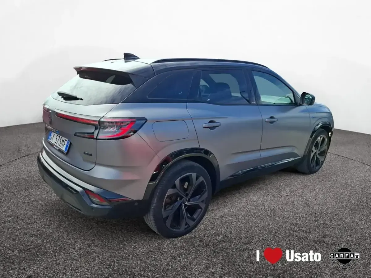 Usata Renault Clio Iconic 200 CV (147 kW) 2023 Grigio Utilitaria