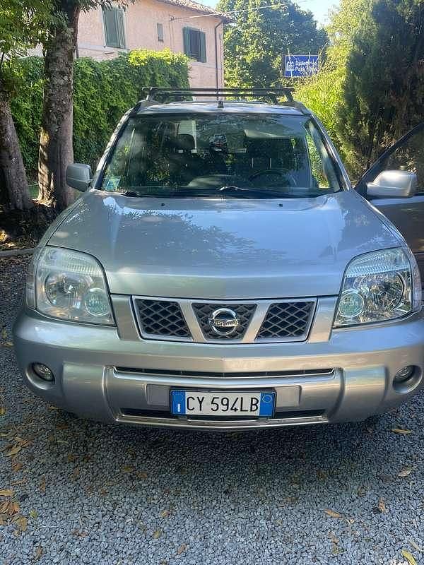 Usata Nissan X-Trail 136 CV (100 kW) 2005 Argento SUV