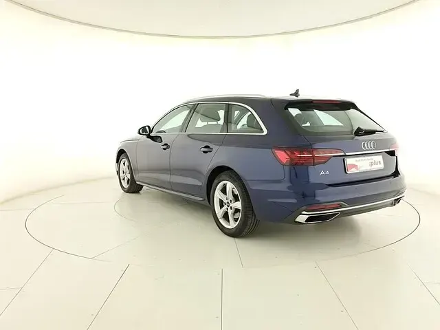 Usata Audi A4 Advanced Plus 163 CV (119 kW) 2024 Blu navarra metallizzato Station wagon