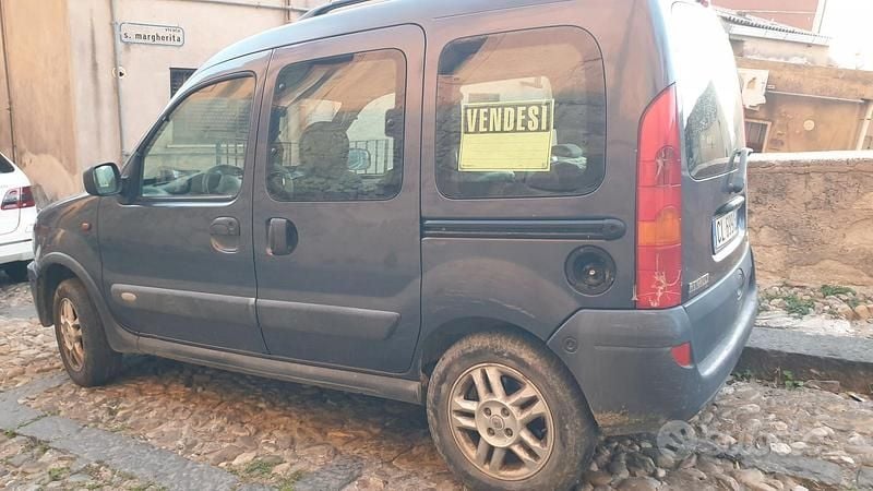 Usata Renault Kangoo 84 CV (61 kW) 2004 Blu Berlina