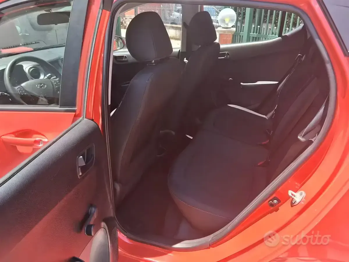 Usata Hyundai i10 69 CV (50 kW) 2018 Rosso Utilitaria