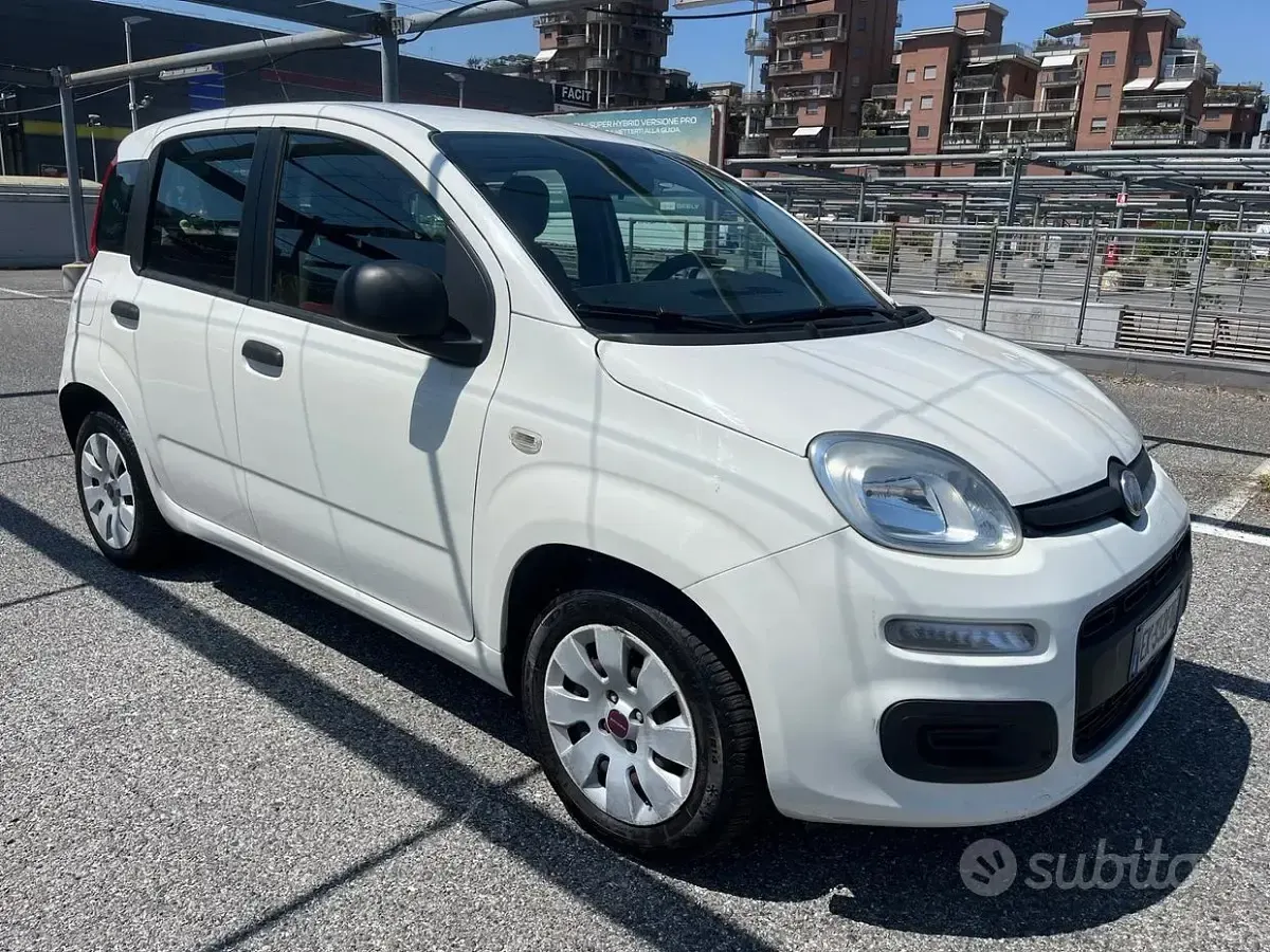 Usata Fiat Panda Lounge 75 CV (55 kW) 2012 Beige Utilitaria