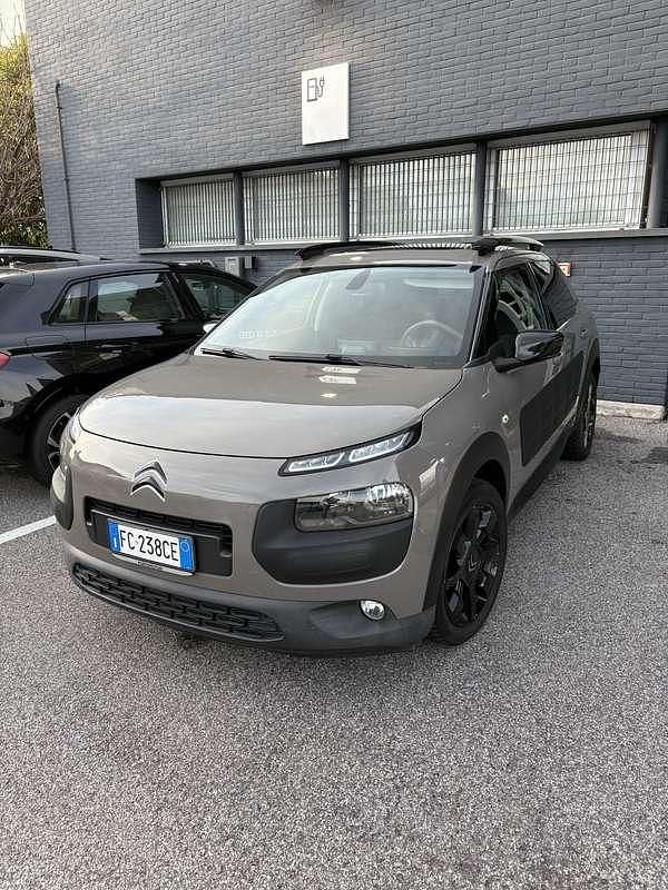 Usata Citroën C4 Cactus Shine 110 CV (80 kW) 2016 Utilitaria