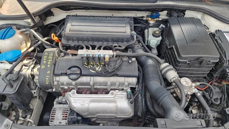 Usata VW Golf VI 80 CV (58 kW) 2011 Bianco Utilitaria