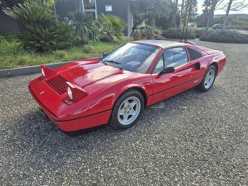 Usata Ferrari 328 271 CV (199 kW) 1986 Rosso Cabrio