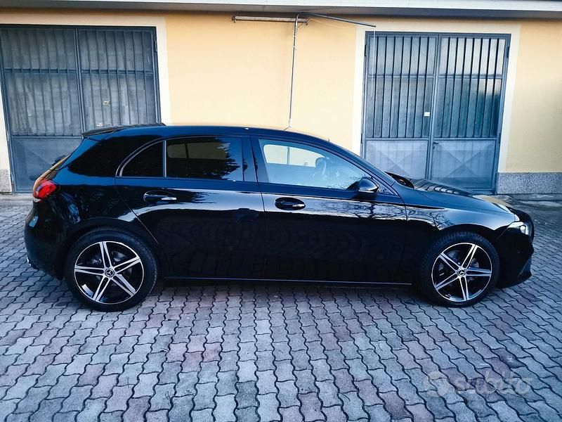 Usata Mercedes A180 116 CV (85 kW) 2021 Nero Berlina