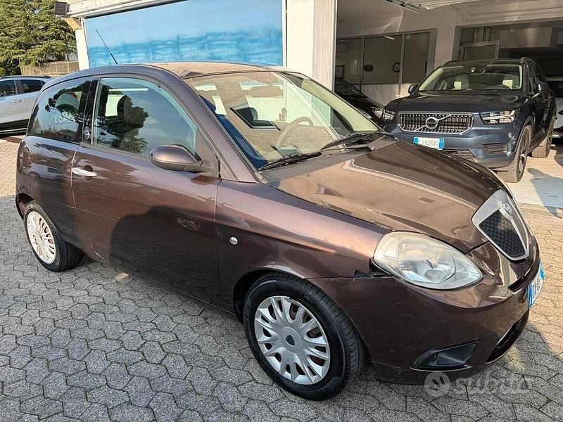 Usata Lancia Ypsilon 77 CV (56 kW) 2009 Grigio Utilitaria