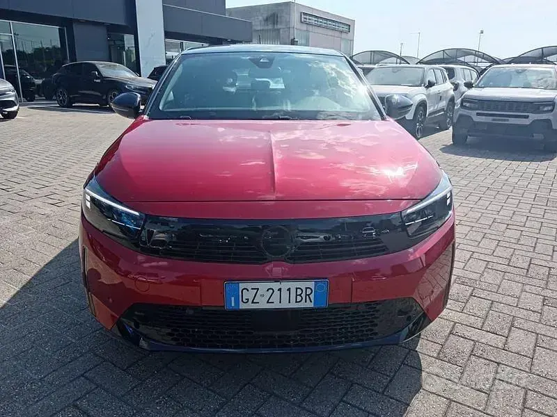 Usata Opel Corsa 101 CV (74 kW) 2025 Rosso Utilitaria