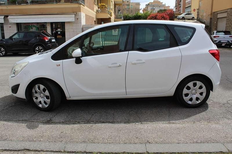 Usata Opel Meriva 95 CV (69 kW) 2014 Bianco Monovolume