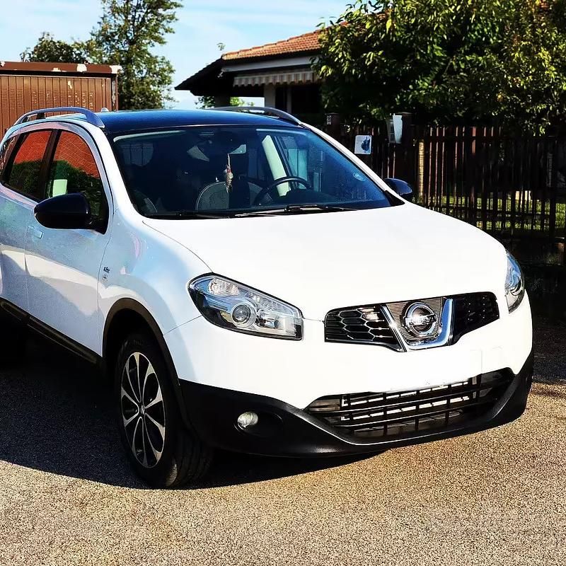 Usata Nissan Qashqai N-TEC 131 CV (96 kW) 2012 Bianco SUV