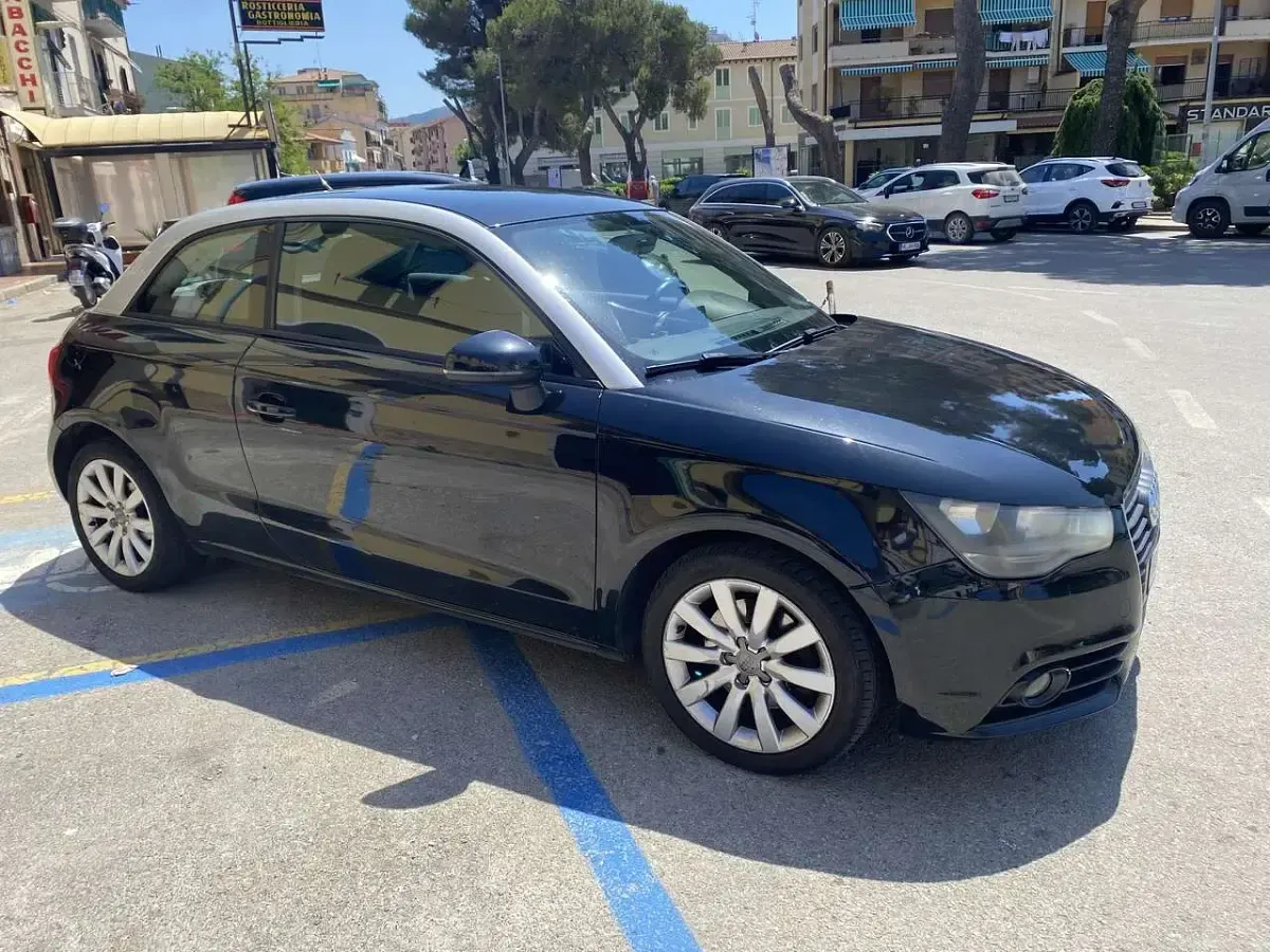 Usata Audi A1 Attraction 105 CV (77 kW) 2011 Other Utilitaria