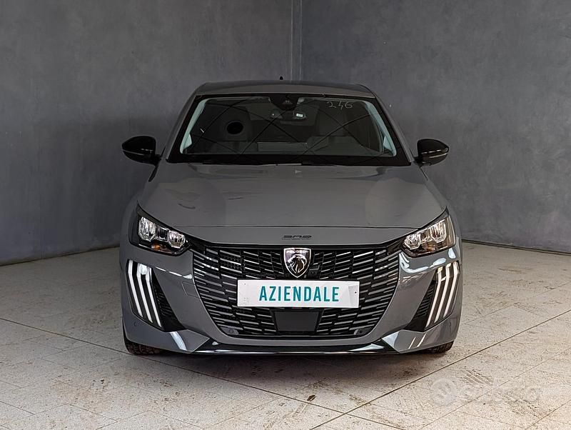 Usata Peugeot 208 Allure 101 CV (74 kW) 2024 Grigio Utilitaria