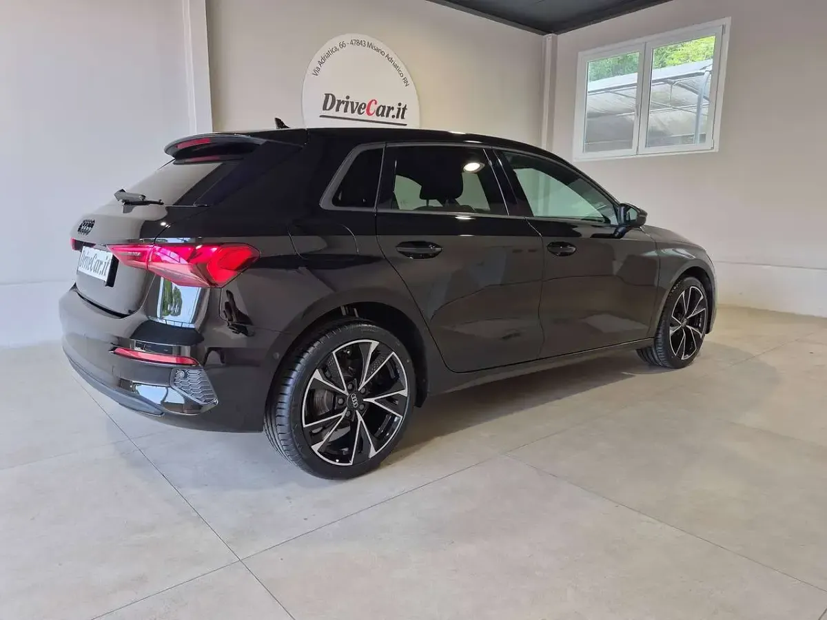Usata Audi A3 Ambiente 110 CV (80 kW) 2023 Nero brillante met. Berlina
