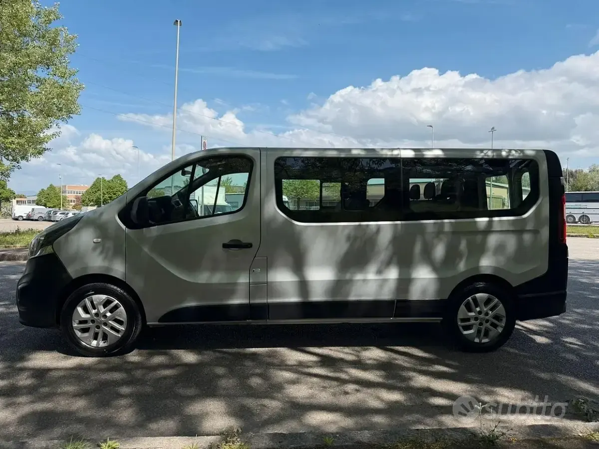 Usata Opel Vivaro 125 CV (91 kW) 2017 Grigio Monovolume