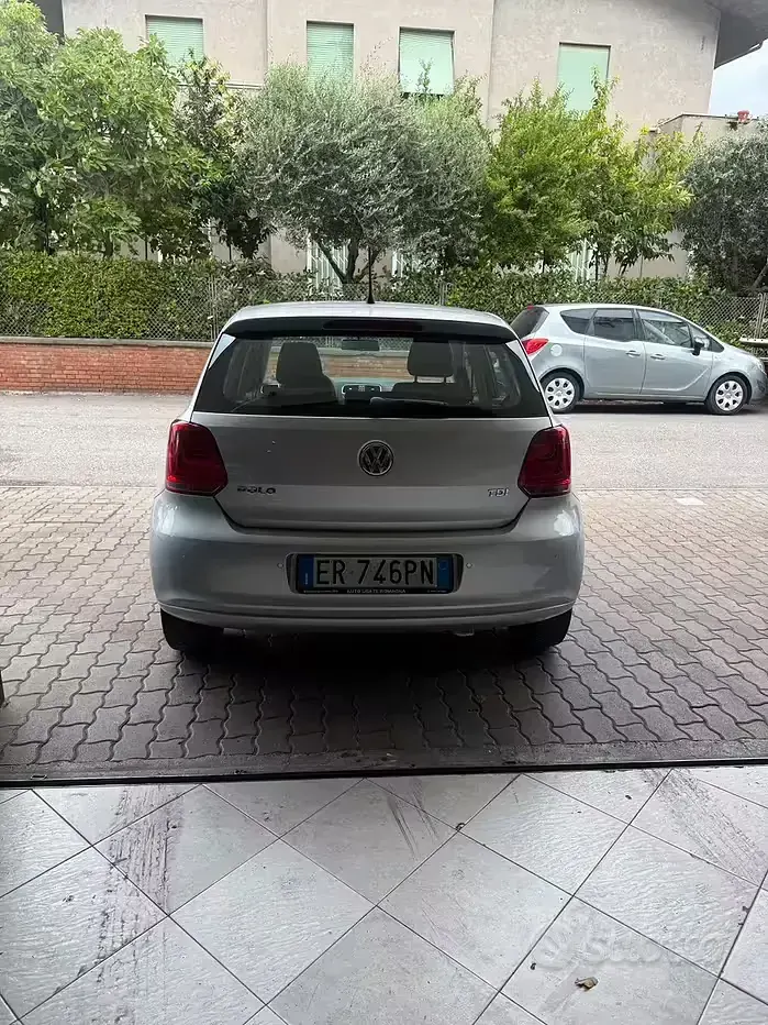 Usata VW Polo 75 CV (55 kW) 2013 Grigio Utilitaria