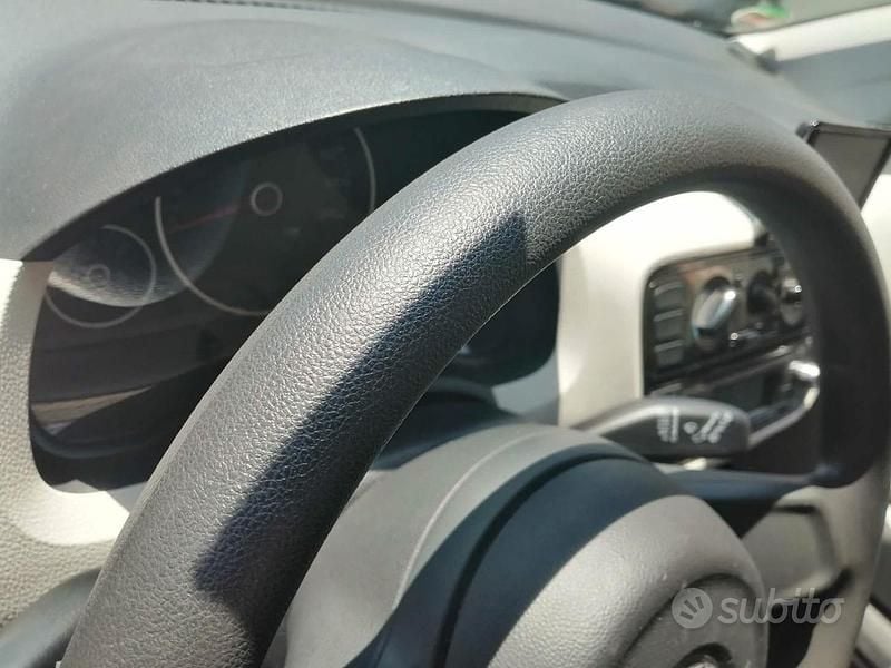 Usata VW up! 75 CV (55 kW) 2013 Blu Utilitaria