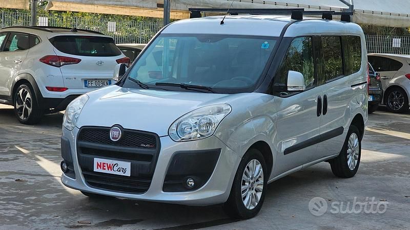 Usata Fiat Doblò Emotion 105 CV (77 kW) 2011 Grigio Monovolume