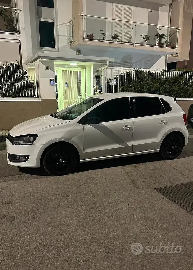 Usata VW Polo Comfortline 75 CV (55 kW) 2011 Bianco Utilitaria