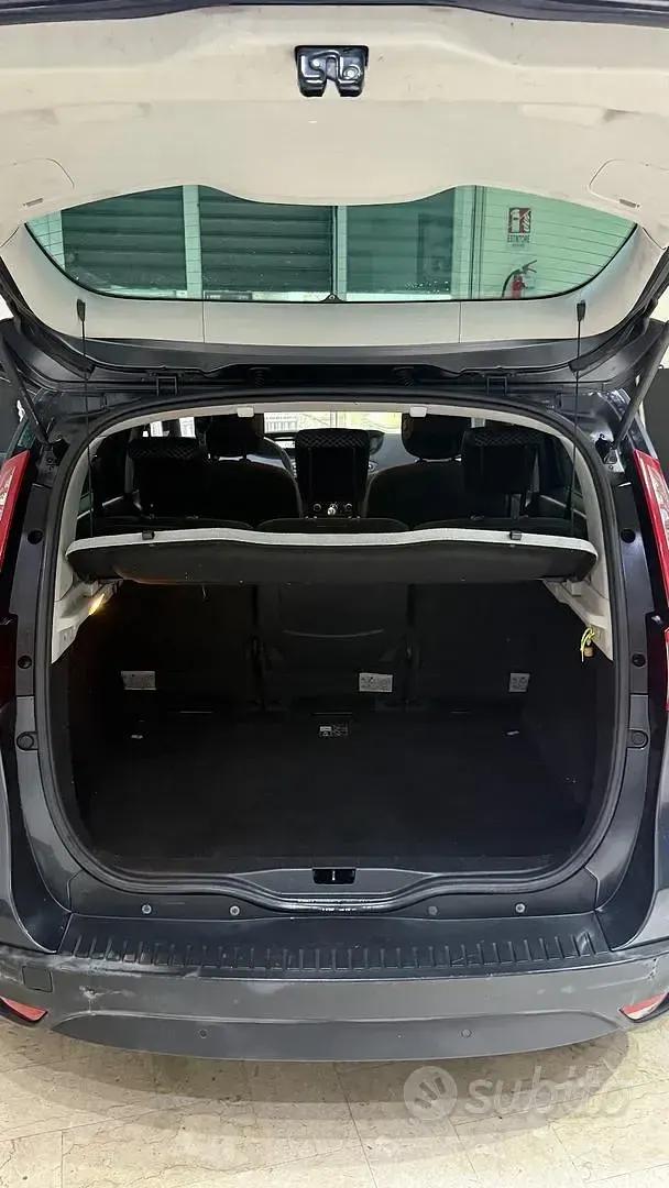 Usata Renault Scénic III XMOD 110 CV (80 kW) 2012 Grigio Berlina