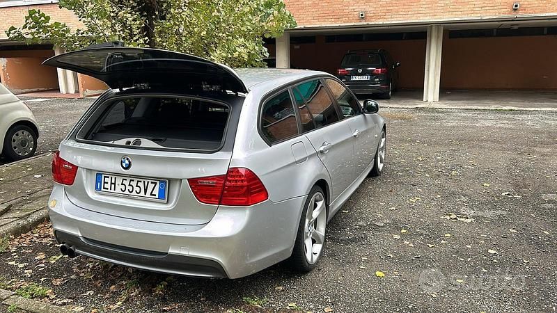 Usata BMW 318 143 CV (105 kW) 2011 Grigio Station wagon