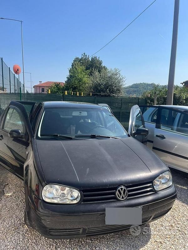 Usata VW Golf IV 105 CV (77 kW) 2002 Nero Berlina