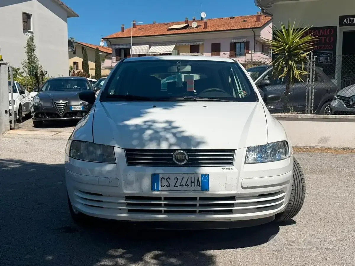 Occasion Fiat Stilo 80 ch (58 kW) 2004 Blanc Berline