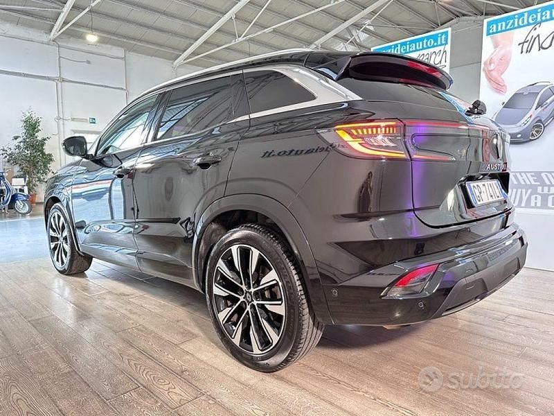 Usata Renault Austral Techno 160 CV (117 kW) 2023 Nero metallizzato SUV