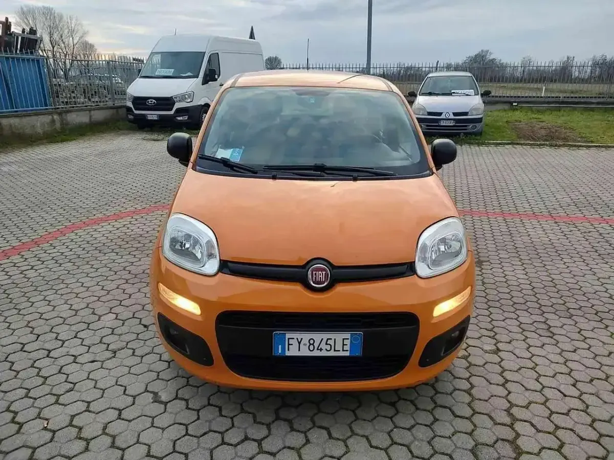 Usata Fiat Panda Easy 69 CV (50 kW) 2019 Vernice arancio sicilia (paste Utilitaria