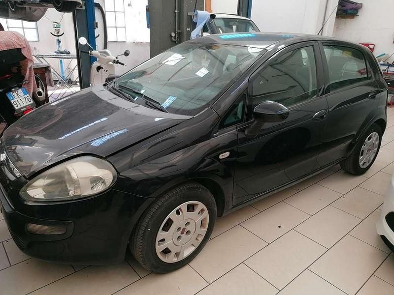 Usata Fiat Punto Evo Dynamic 65 CV (47 kW) 2010 Nero Utilitaria