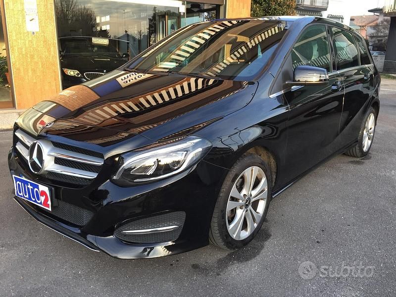 Usata Mercedes B180 108 CV (79 kW) 2017 Nero Monovolume