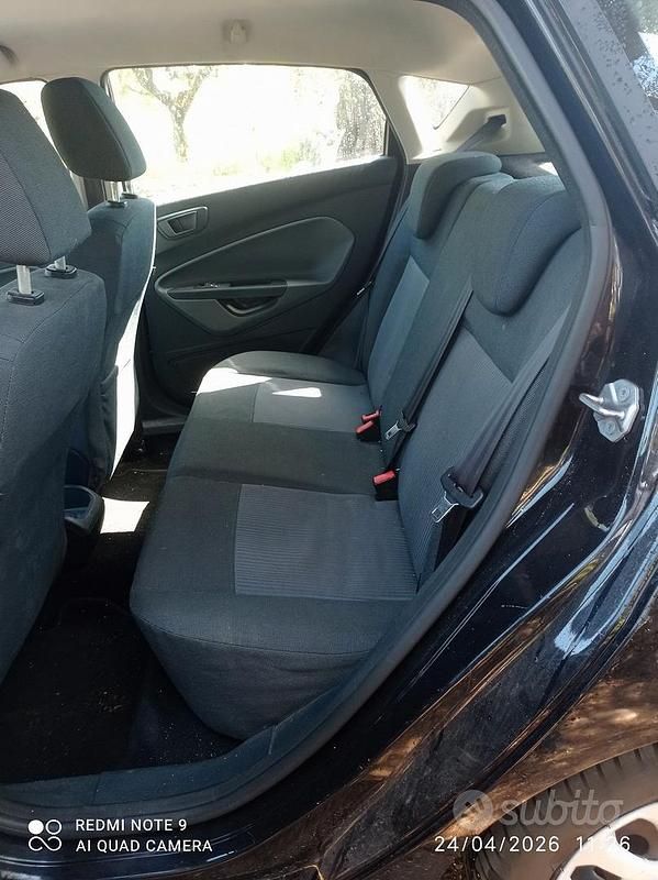 Usata Ford Fiesta 70 CV (51 kW) 2011 Nero Berlina