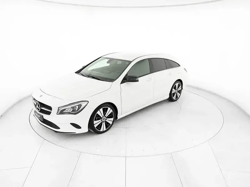 Usata Mercedes CLA200 Shooting Brake 136 CV (100 kW) 2019 Bianco Station wagon