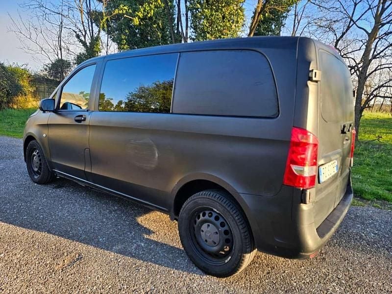 Usata Mercedes Vito 190 CV (139 kW) 2015 Nero wrappato Furgone